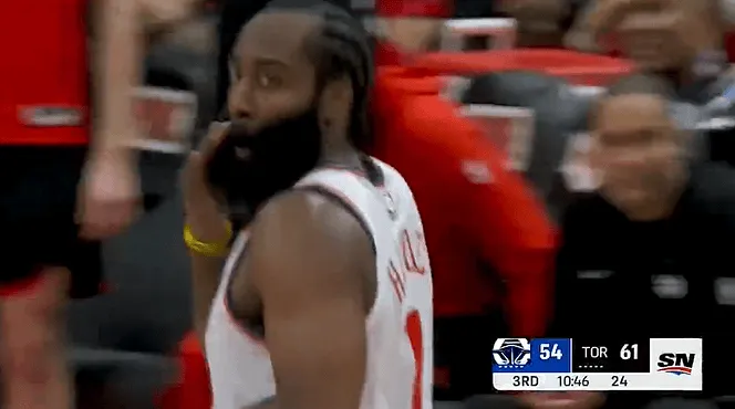 足球比分-哈登和乔丹-米勒下半场接连命中三分，快船完成本场首次领先