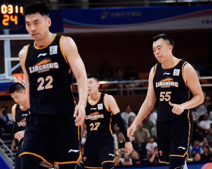 球探直播-远胜王俊杰，新援或曝光，中锋，签字费8位数，卖张镇麟钱或清空|韩德君|赵继伟|辽宁男篮|CBA|圣安东尼奥马刺队_新浪体育_新浪新闻