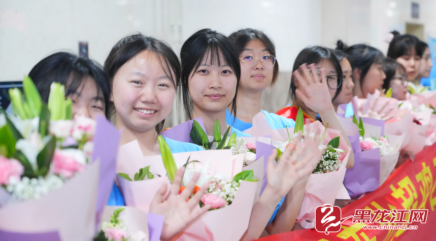 球探直播-斗志不灭 未来可期——百名球迷鸡西欢迎“远征队”
